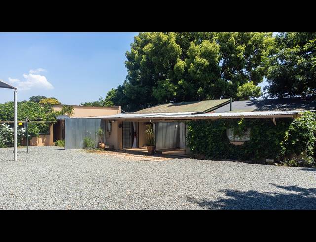 6 BEDROOM FREEHOLD FOR SALE IN HEIDELBERG CENTRAL
